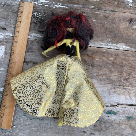 Monster High Boo York Doll - Picture 2 of 8